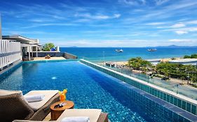 Sunday Beachfront View Jomtien Pattaya
